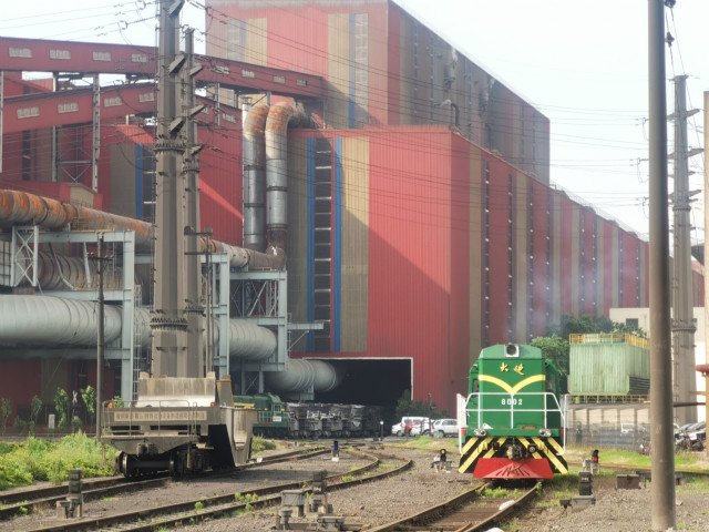 鞍钢集团鞍山钢铁厂区一角 马晨晨/摄