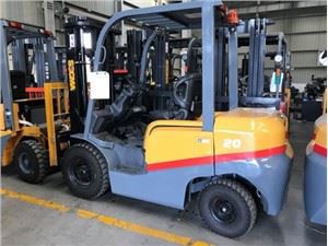 2-тонний дизельний малий автонавантажувач